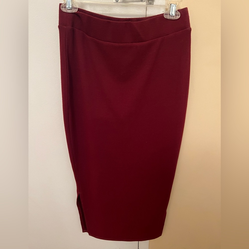 Mistress rocks midi skirt with slits sz M